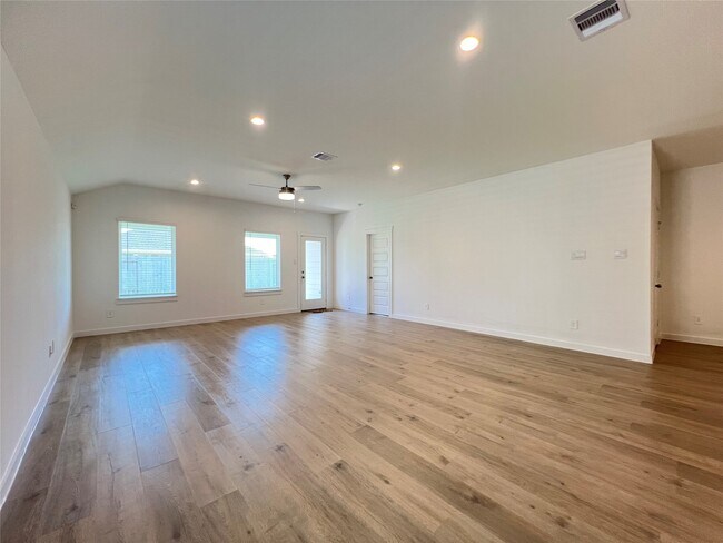 Building Photo - 30243 Lone Peak Dr