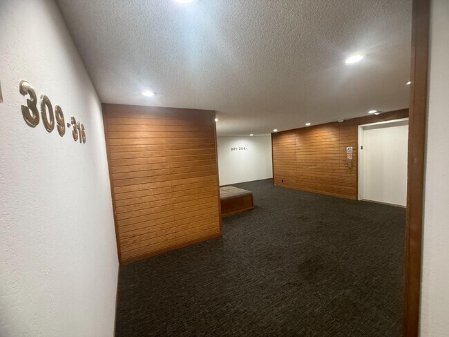 Foto del edificio - 815 Sea Spray Ln