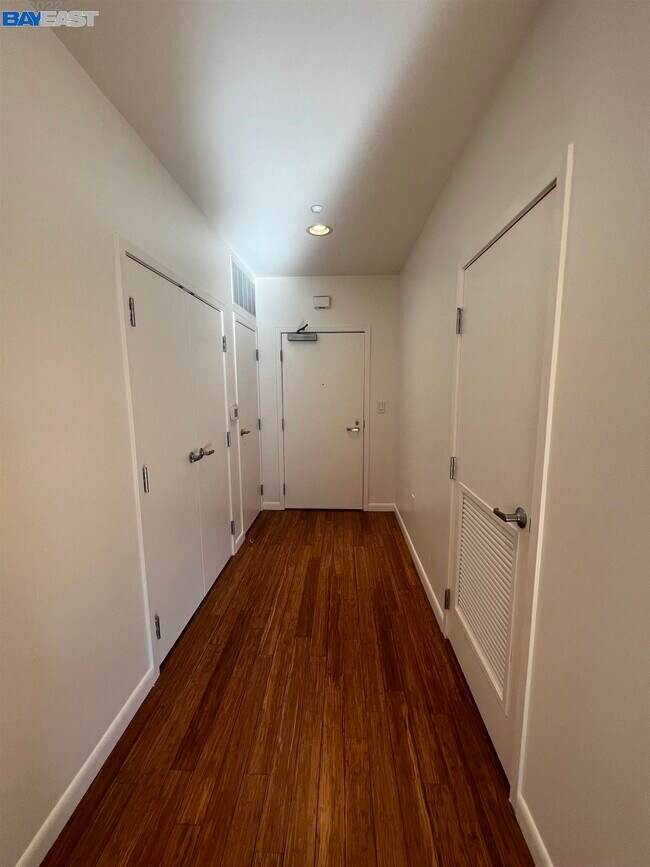 428 Alice St Unit 707, Oakland, CA 94607 Condo for Rent in Oakland