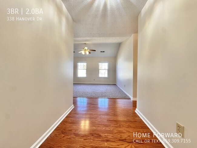 Foto del edificio - 338 Hanover Dr