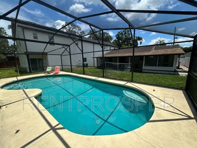 Foto del edificio - 1303 E Harding St