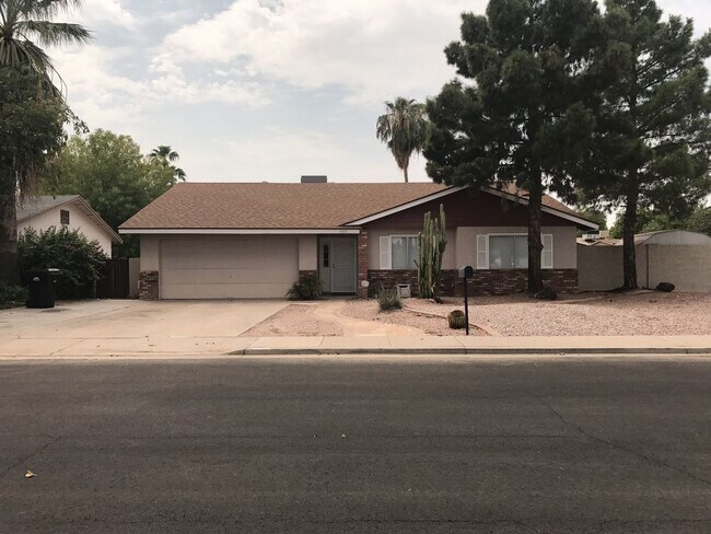 Building Photo - GILBERT AND UNIVERSITY