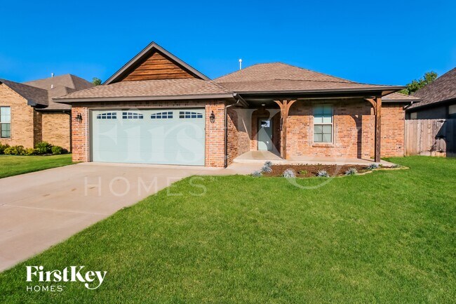 Foto del edificio - 13904 Hutchinson Pl