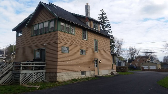 Building Photo - 4607 James St
