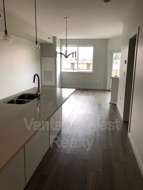 Building Photo - 3638-3638 Mission Springs Dr
