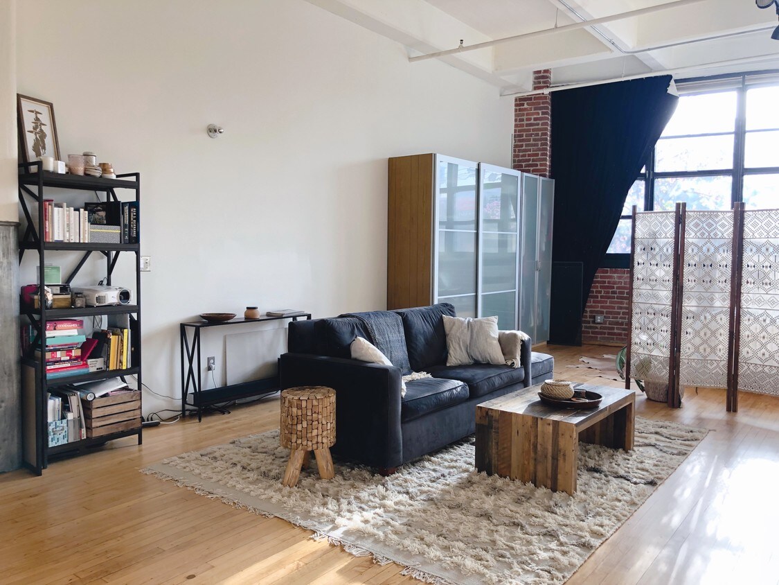 Foto principal - 1850 Industrial St