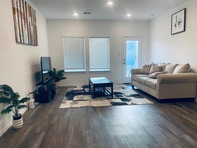 Building Photo - 5938 Cypresswood Heights Dr