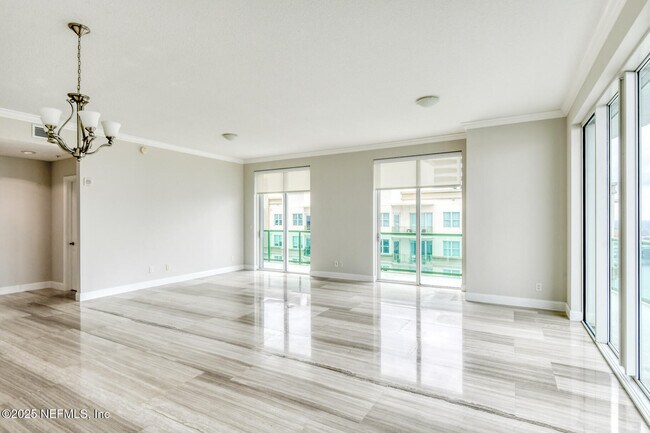 Building Photo - 1431 Riverplace Blvd