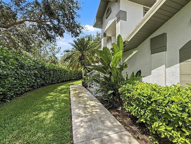 Foto del edificio - 8390 Big Acorn Cir