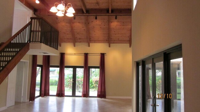 Foto del edificio - 6307 Las Flores Dr