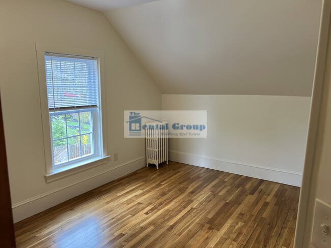 Building Photo - 17 Grove Street Pl