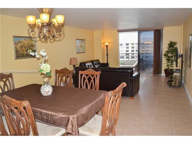 Foto del edificio - 2500 Parkview Dr