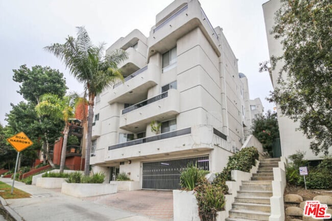 Building Photo - 811 S Lucerne Blvd