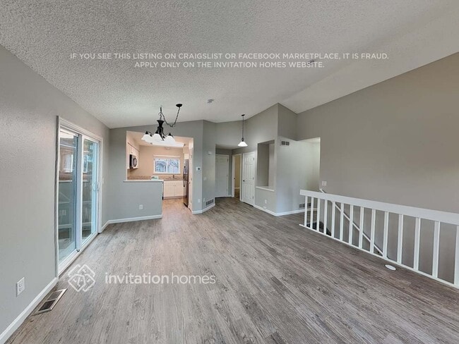 Building Photo - 4120 E 134th Dr