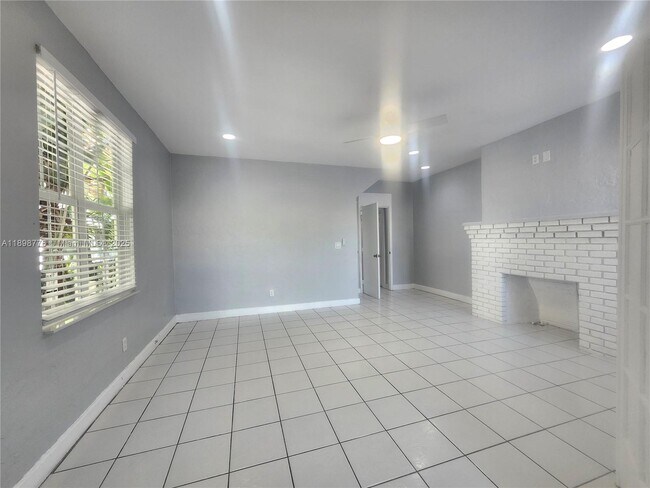 Building Photo - 1507 Meridian Ave