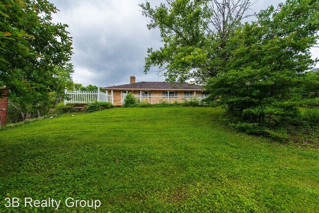 Building Photo - 3 br, 1 bath House - 3406 FERNCROFT DR.
