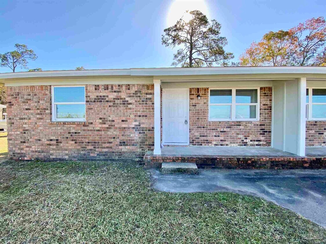 Primary Photo - 9541 Lillian Hwy