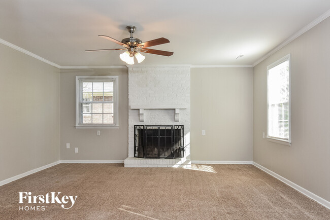Building Photo - 2104 Gracewood Dr