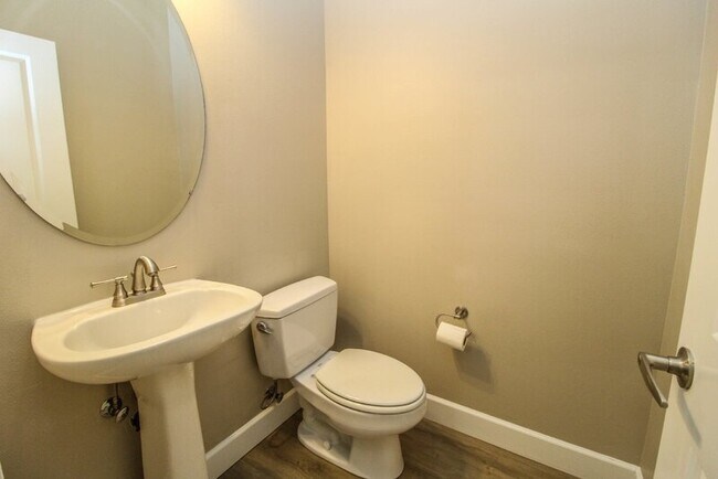 Building Photo - 19102 20th Dr SE