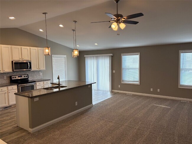 Foto del edificio - 22 Tennis Ct