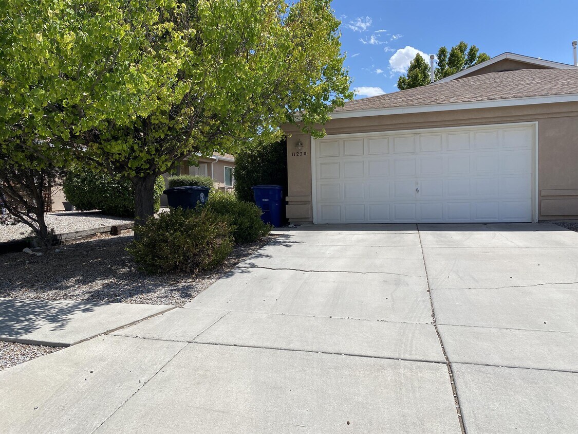 11220 Vistazo Pl SE, Albuquerque, NM 87123 Townhome Rentals in
