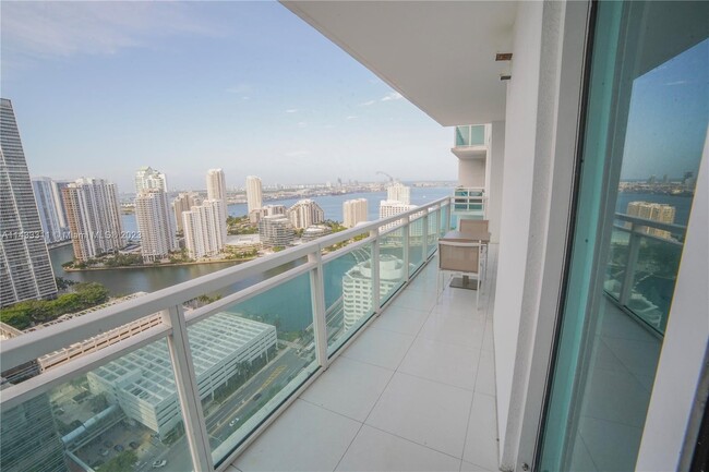 Foto del edificio - 950 Brickell Bay Dr