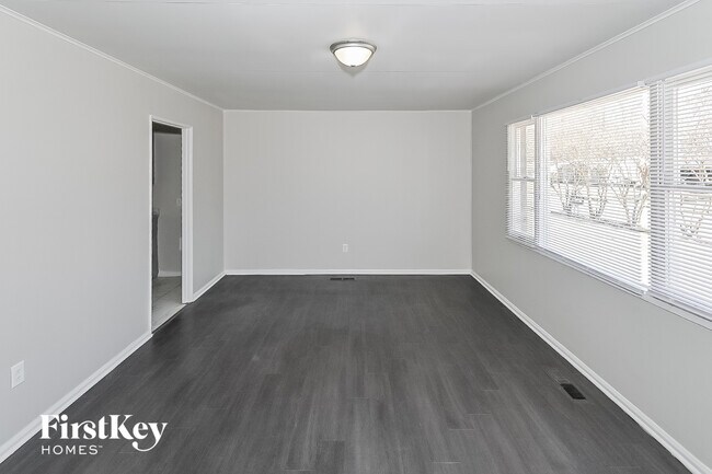 Building Photo - 415 McDermitt Rd