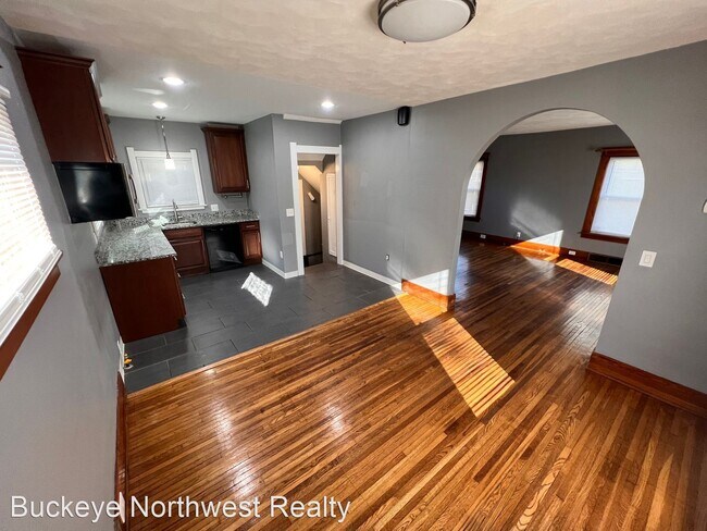 Building Photo - 3 br, 1 bath House - 1750 Duncan Rd