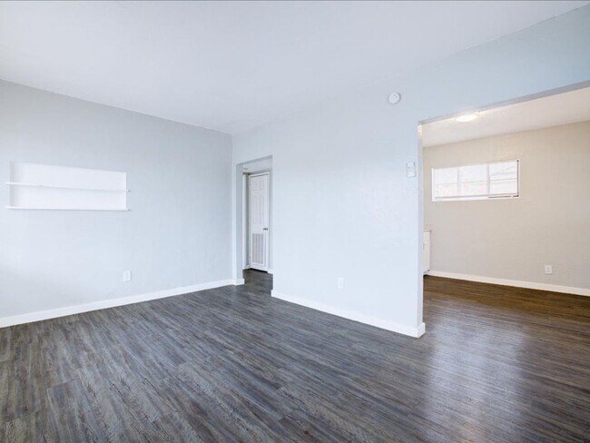 Foto del edificio - 2116 N Forgeus Ave