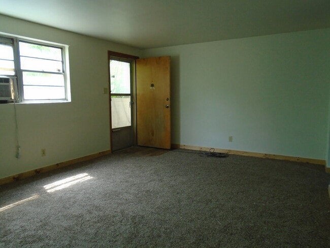 Foto del edificio - 2110 Elm Ln