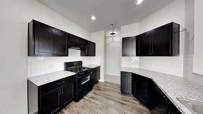 Building Photo - 9800 Jackrabbit Rd