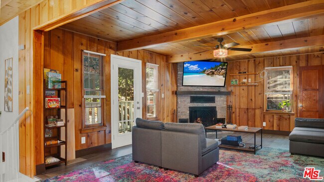 Foto del edificio - 26776 CA-189