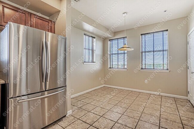 Foto del edificio - 14950 E Center Ave