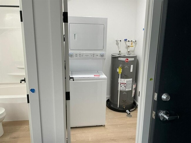 Photo du bâtiment - 129 5 Ave N