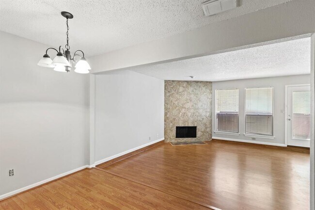 Building Photo - 2277 S Kirkwood Rd