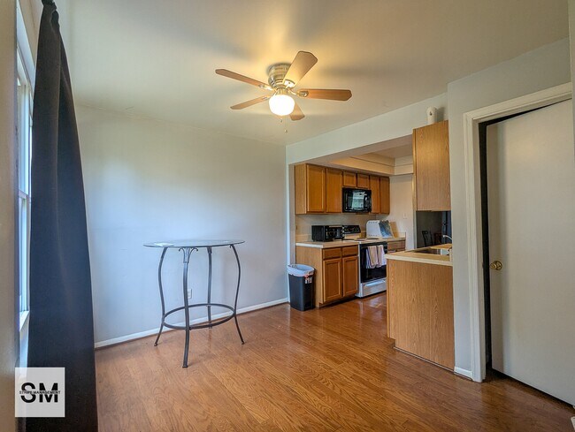 Foto del edificio - 10001 Campus Way S