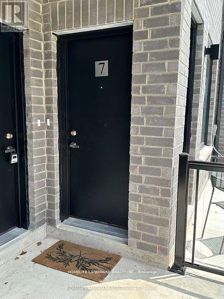 Building Photo - 3538 Colonial Dr