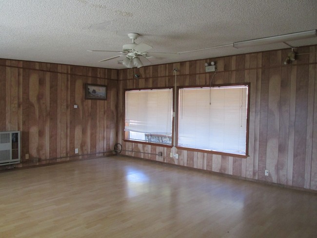 Unit 1, main room - 38797 California 41