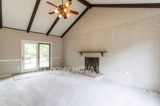 Foto del edificio - 4126 Lenox Dr