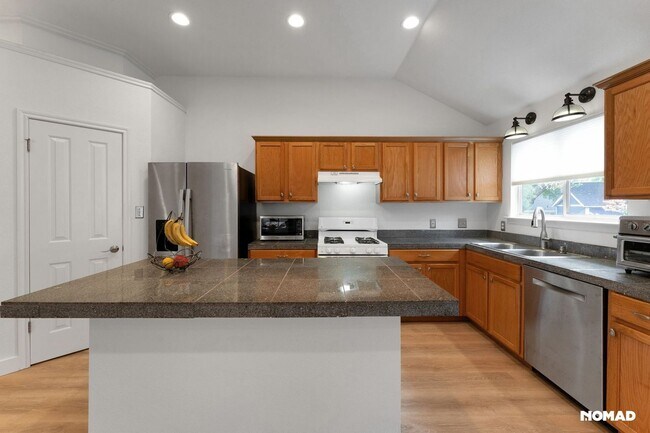 Foto del edificio - 5613 Lomita Verde Cir