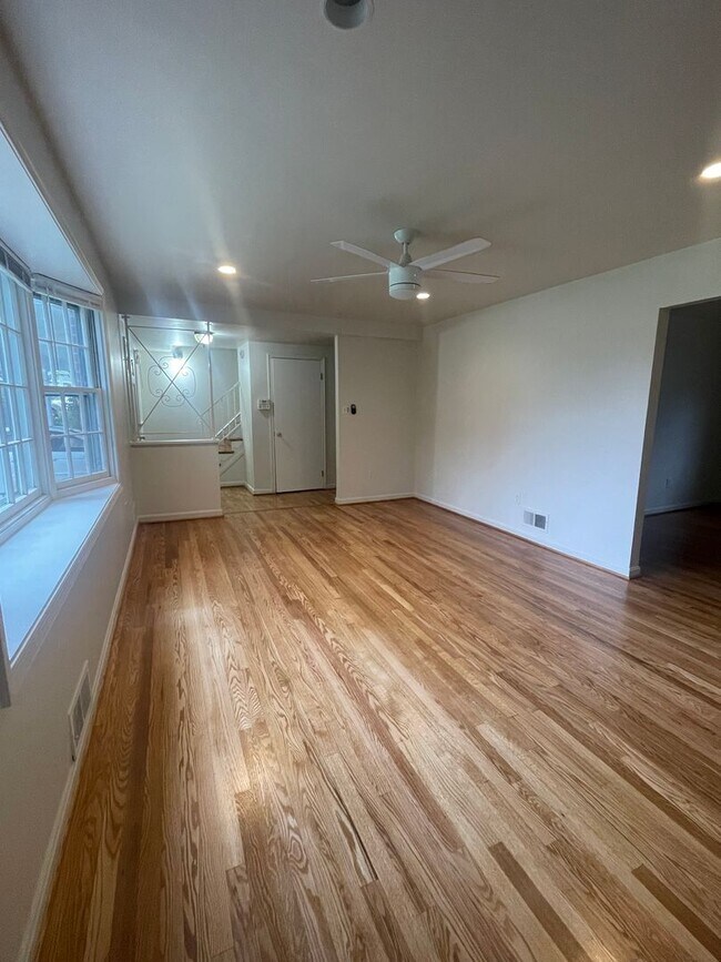 Foto del edificio - Single Family in Silver Spring