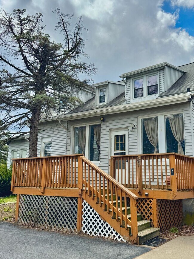 Building Photo - 8361 Schantz Rd