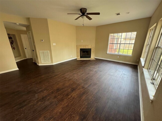 Foto del edificio - 7723 Thorncreek Way