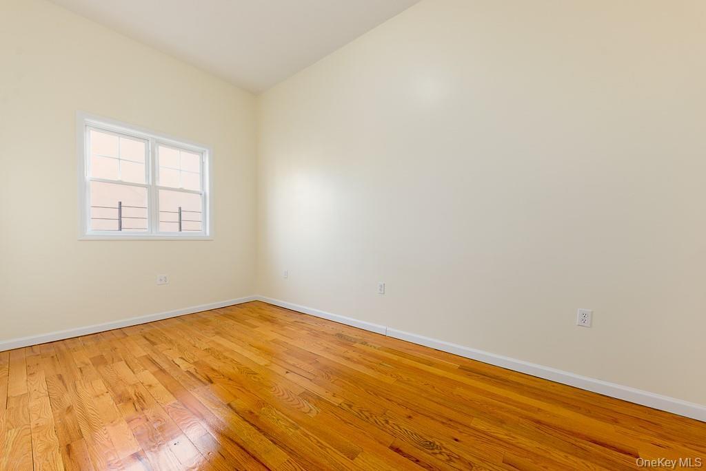 Foto del edificio - 954 E 104th St