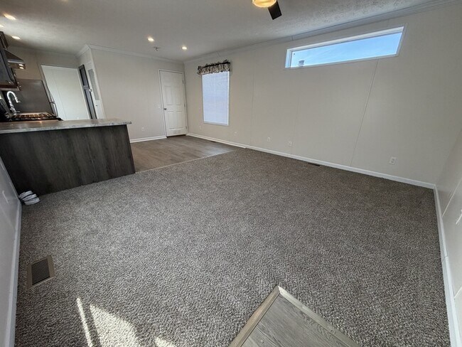 Building Photo - 15386 Danseur Dr