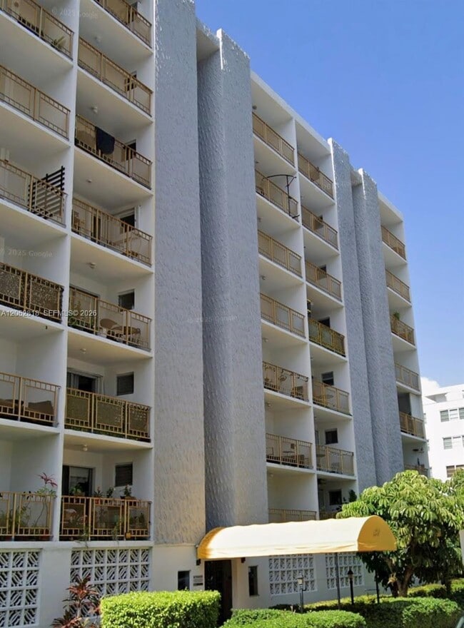 Building Photo - 1340 Lincoln Rd