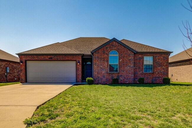 Foto del edificio - Beautiful all brick 3 bed 2 bath house in ...