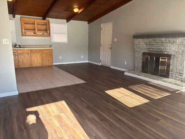 Foto del edificio - 4010 Legion Rd