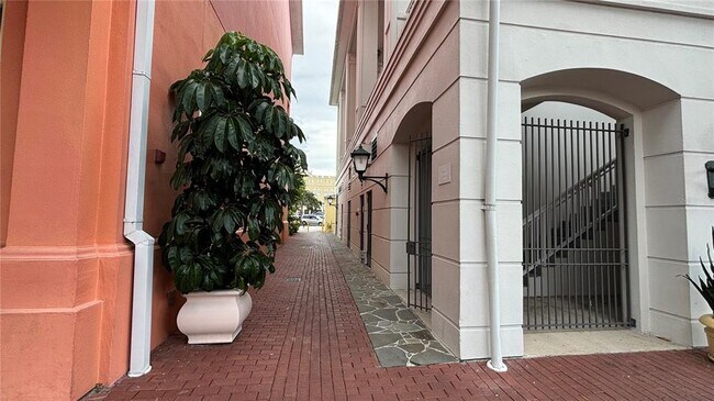 Building Photo - 691 Front St