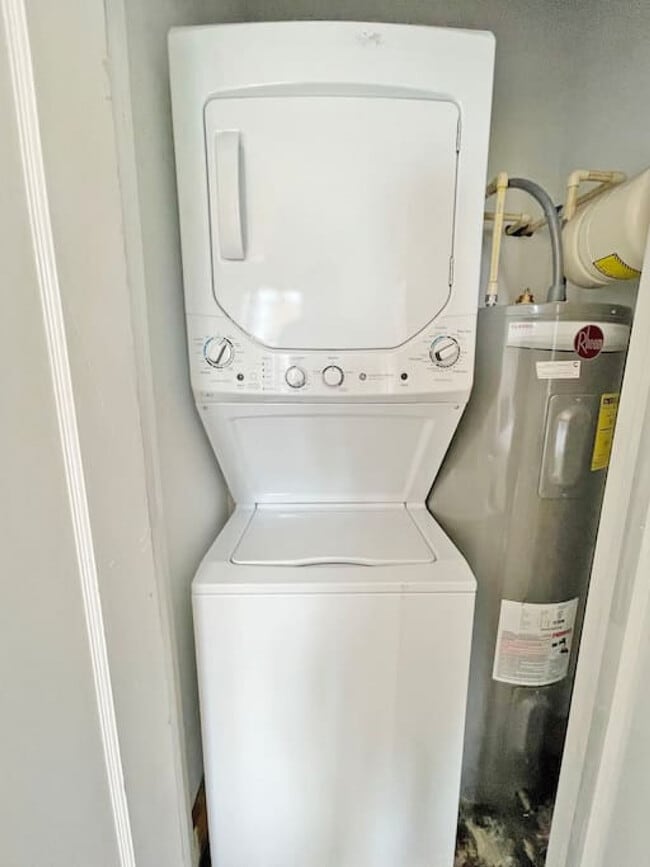 Building Photo - 1826 Republic St